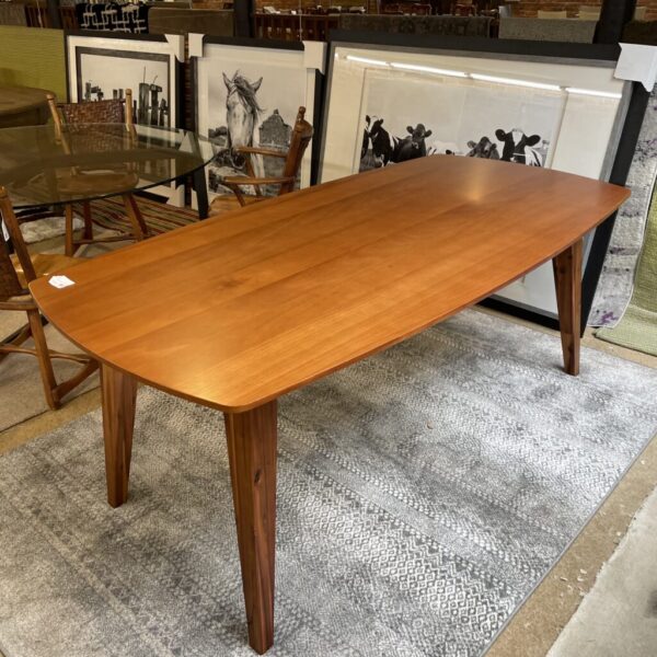 mc style dining table